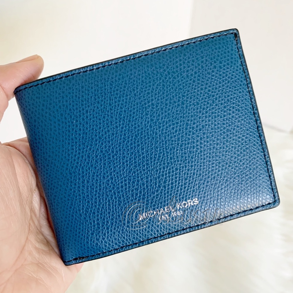 NWT Michael Kors Slim Billfold Wallet